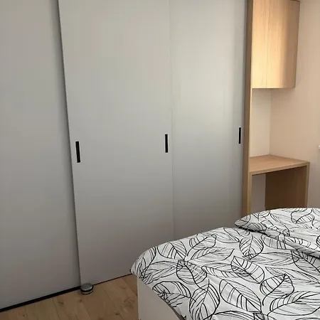 Topolcianska - Cozy With Parking, Ac & 10min Tram To Old Town * Bratislava