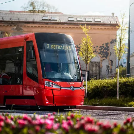 Appartamento Topolcianska - Free Garage Parking & 10min Tram To Center Bratislava