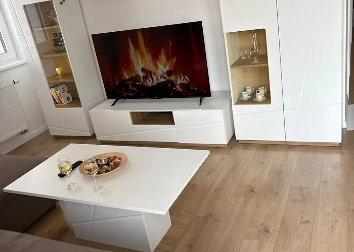 Topolcianska - Free Garage Parking & 10min Tram To Center Appartement