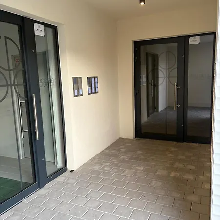 Apartament Topolcianska - Free Garage Parking & 10min Tram To Center *