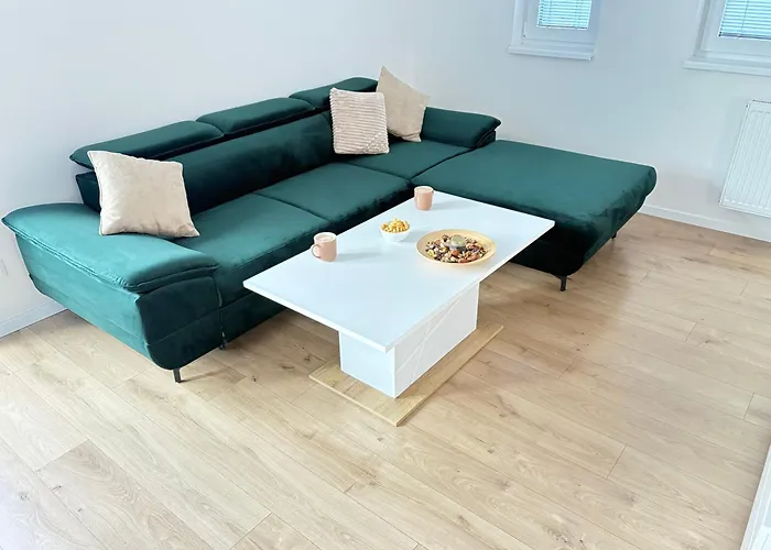 Topolcianska - Free Garage Parking & 10min Tram To Center