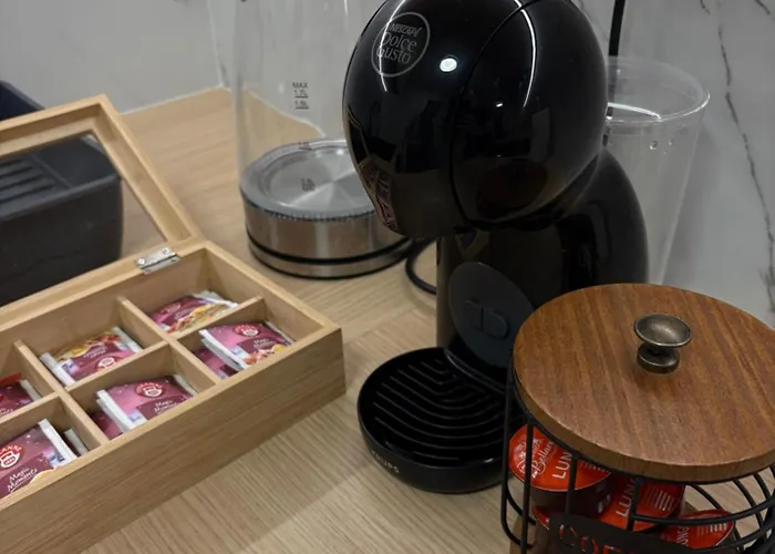 Topolcianska - Cozy With Parking, Ac & 10min Tram To Old Town Apartament *